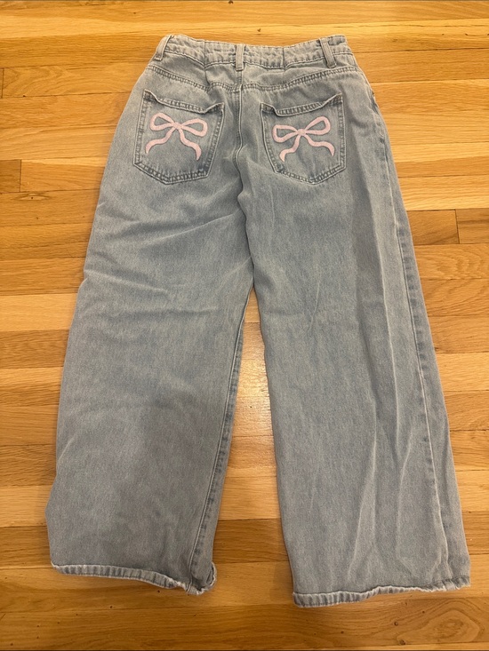 Edikted Denim - Edikted Low Rise Bow Pocket Jean